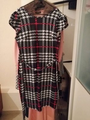 Midi slim checkered dress with short sleeve like new