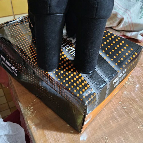 Suede high-heeled boots like new, size 38-39, black