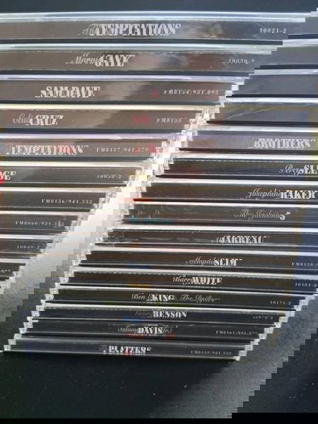 ΣΥΛΛΟΓΗ  15 CD ΤΑ ΜΑΥΡΑ ΔΙΑΜΑΝΤΙΑ ΤΗΣ ΜΟΥΣΙΚΗΣ