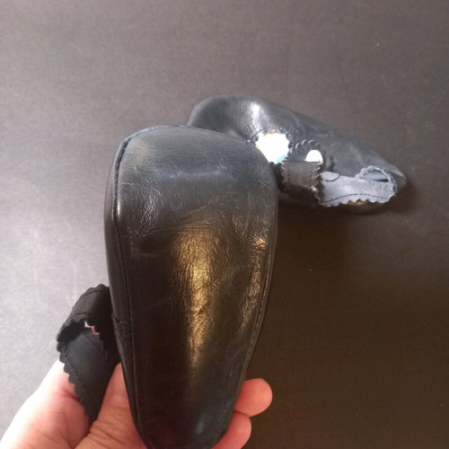 Hera baby shoe size 17 leather like new