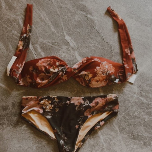 Madame Shoushou bikini size small like new, multicolor