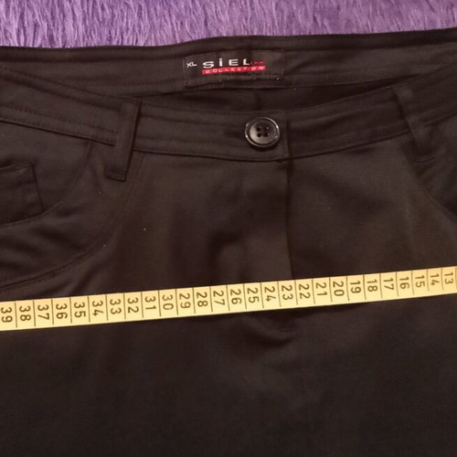 Women's skirt black XL like new