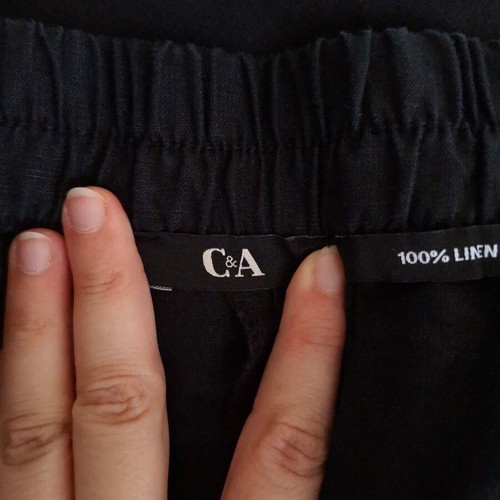 C&A Women's Black Linen Shorts used, size EU40