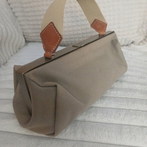 Miu Miu handbag like new, beige