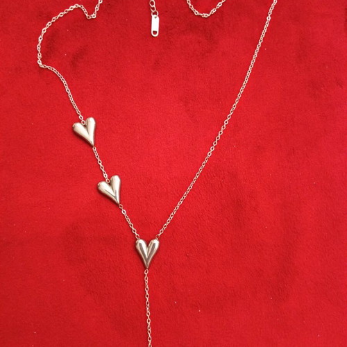 Necklace new stainless steel with asymmetrical silver hearts