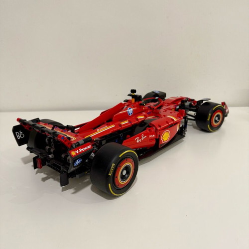 Lego Technic Ferrari SF-24 F1 model like new