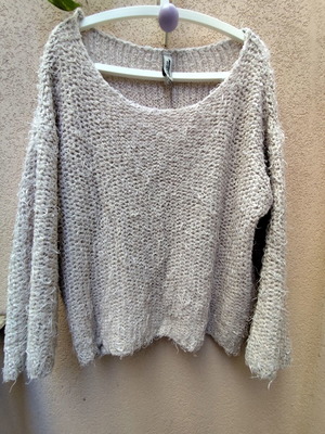 Πουλόβερ Pull & Bear χνουδωτό πλεκτό wide fit σαν καινούργιο, μπεζ