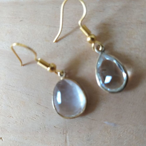Teardrop earrings with gold frame used, similar but not identical