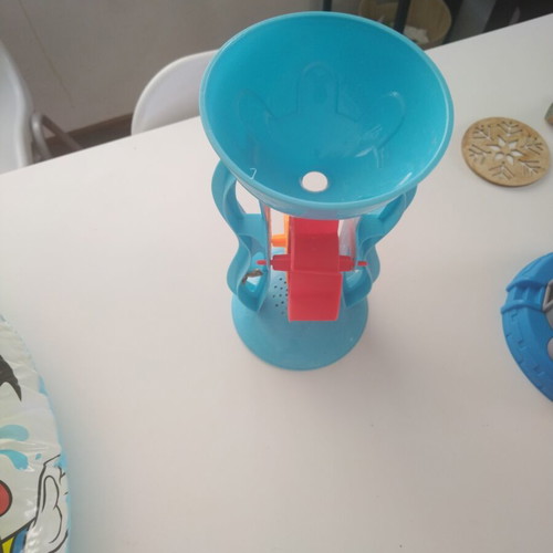 Children's Fountain toy like new with 2 water wheels, 27 cm height, 13 cm width