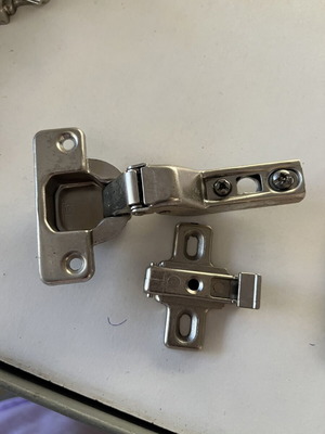 Cabinet hinges like new, pack of 23, 11cm