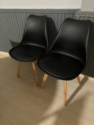 Black chairs like new, pack of 32, ideal for cafes
