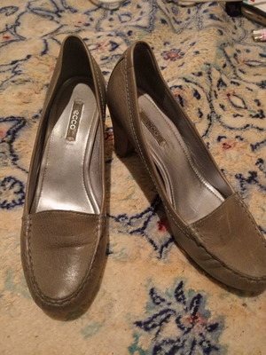 Ecco soft leather pumps like new, size 39/40, gray