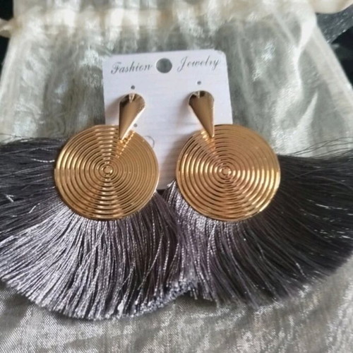Fan-shaped earrings new, gray and gold