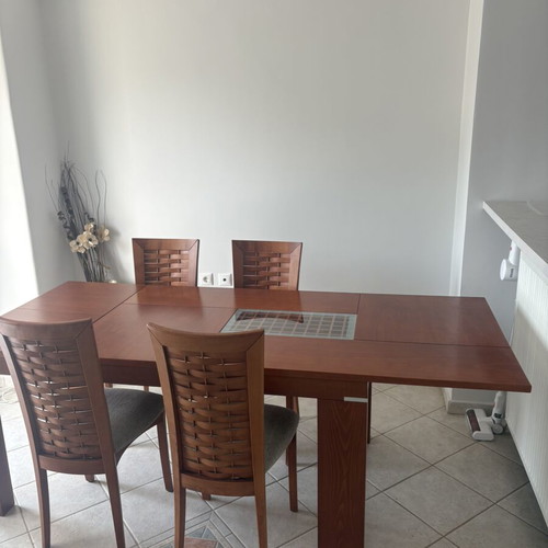 Solid wood extendable dining table with 4 chairs