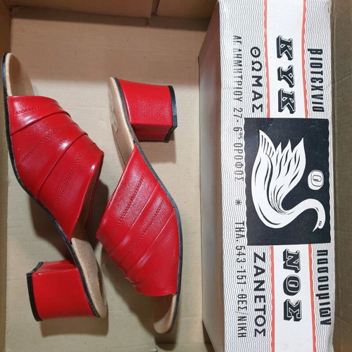 Vintage 60s red leather mule sandals size 39 new, padded