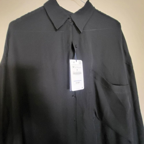 Πουκαμίσα Zara μαύρη μακριά Medium καινούργια με σκίσιμο στο πλάι
