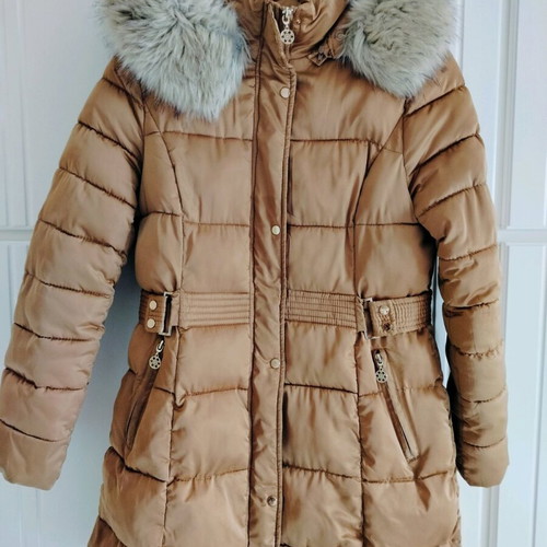 Beige jacket size L with detachable hood and fur like new