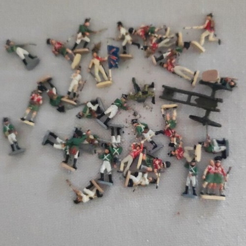 Hand-painted soldier figures, set of 25, 2 cm