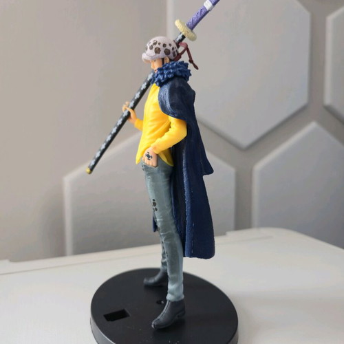 Trafalgar Law One Piece figure 18cm new