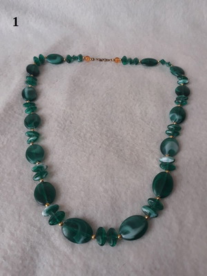 Handmade necklace with green agate stones like new