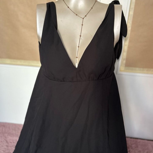 Black dress - Goldie