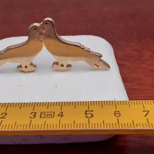 Decorative stone with two doves double-sided like new