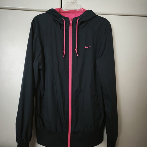 Nike windbreaker jacket like new, size M, blue and pink
