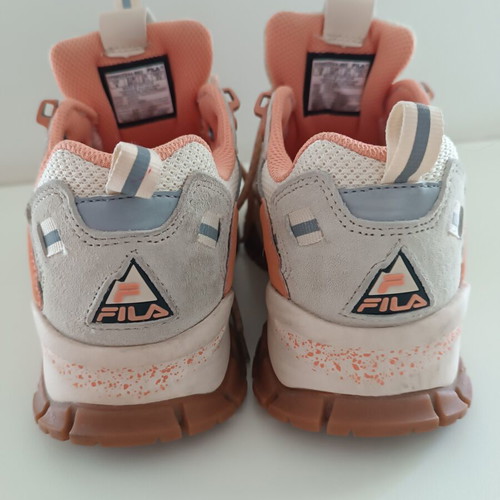 Fila women's chunky fashion sneakers size 36.5 like new, white and salmon