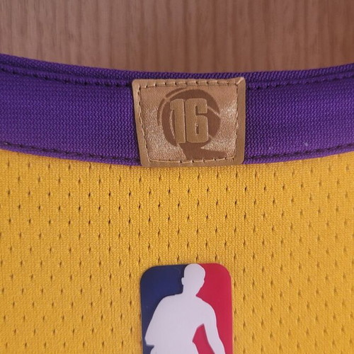 NBA Nike Lakers Jersey XL authentic, new with sewn logos