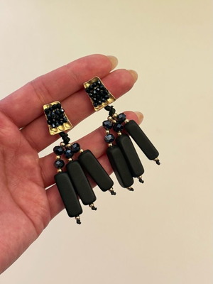Dangling earrings with crystals and beads in black color new