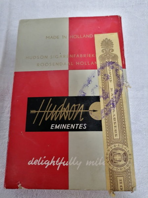 Collectible cigar pack new, sealed over 50 years