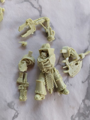 Malagor Auramagma Warhammer figure unpainted, used