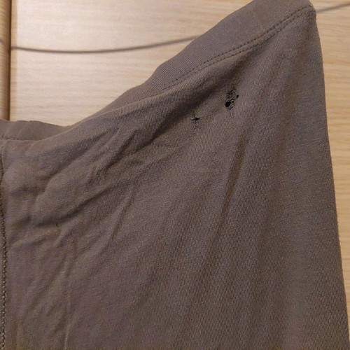 Be you khaki leggings used with black and rips S/M