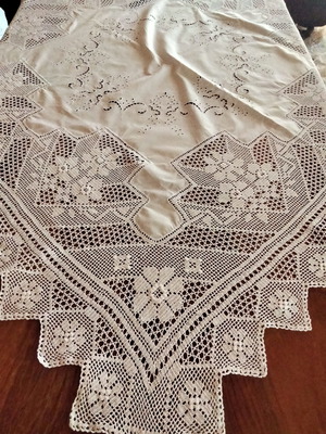 Handmade tablecloth 160x160 with knitted corners and cutwork details, new