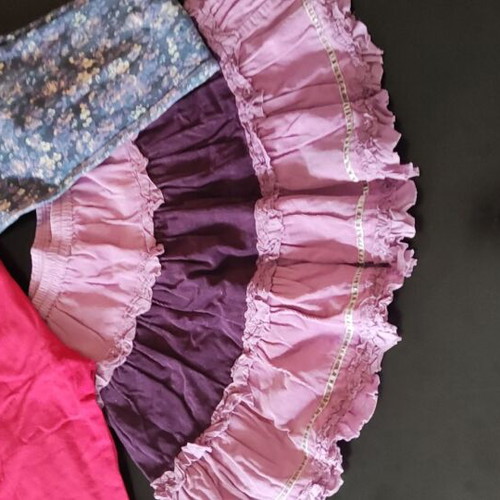 Girls' clothes used, set size 6-7 with 2 leggings and skirt