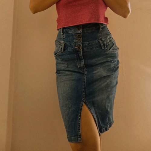 BSB denim skirt like new, midi high-waisted, size small, blue