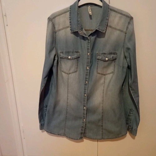 Stradivarius denim shirt medium like new, blue turquoise