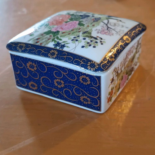 Japanese vintage porcelain box like new with peacock and floral designs