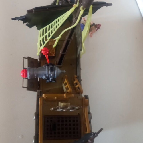 Chap Mai Pirate Ship with Two Pirate Figures used