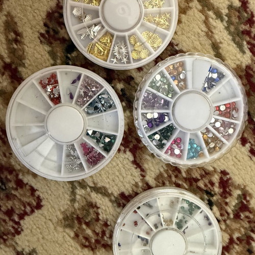 Nail rhinestones like new