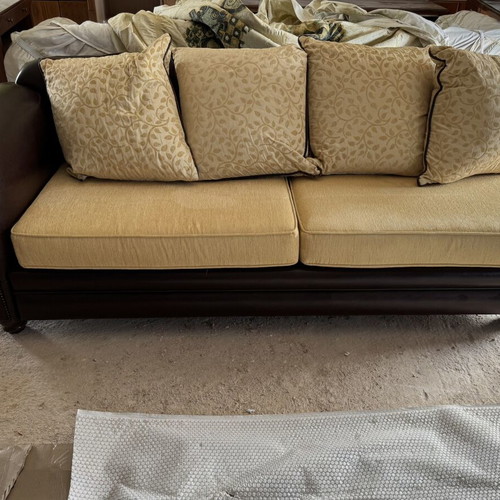 Furniture set like new with corner leather sofa and dining table