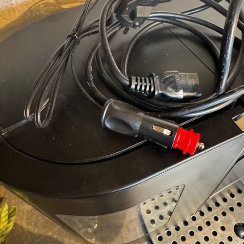 Beer cooler 5 liters like new with cables