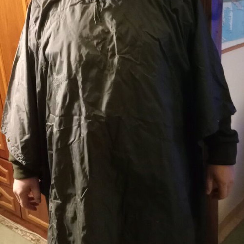 Military waterproof coat new, length 1.40m, width 1.00m