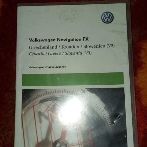 Volkswagen RNS 310 screen with CD and maps, factory