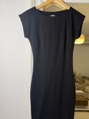 H&M Black Fitted Dress Used, Midi Length