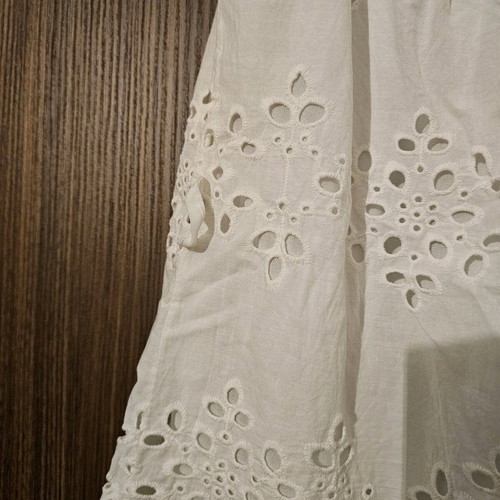 Broderie Anglaise Eyelet White Blouse used, off-the-shoulder style
