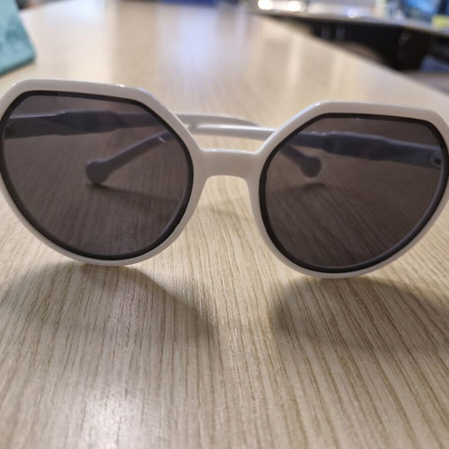 Martinez Unisex Sunglasses with White Frame and Grey Lens new