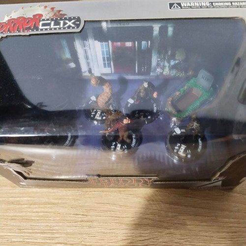 Horrorclix Freddy vs Jason board game collectible like new
