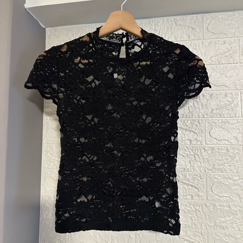 Lace top Zara black like new, size S