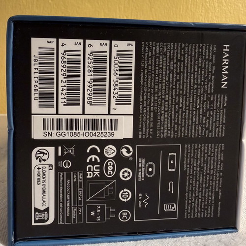 JBL Flip 6 Bluetooth Portable Speaker new, blue